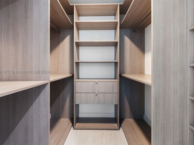 4-bedroom condo for sale in Miami - 851 NE 1st Ave PH 5112 - MondialRealty