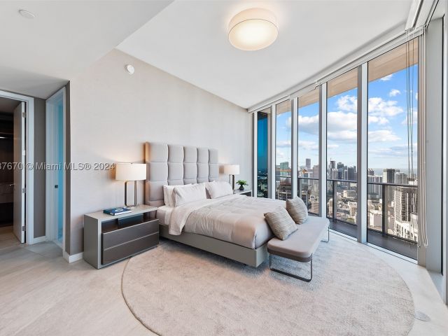4-bedroom condo for sale in Miami - 851 NE 1st Ave PH 5112 - MondialRealty