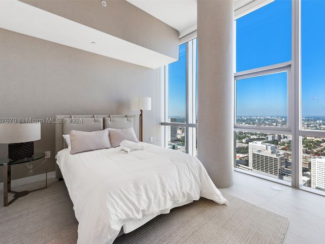 4-bedroom condo for sale in Miami - 851 NE 1st Ave PH 5112 - MondialRealty