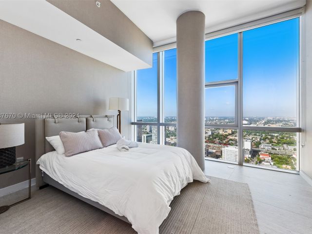 4-bedroom condo for sale in Miami - 851 NE 1st Ave PH 5112 - MondialRealty