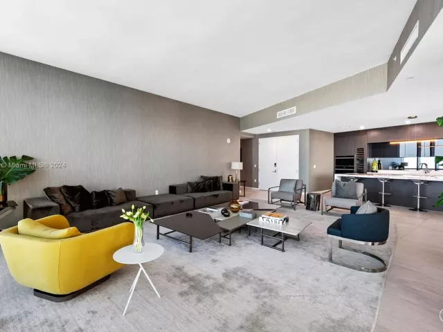 4-bedroom condo for sale in Miami - 851 NE 1st Ave PH 5112 - MondialRealty