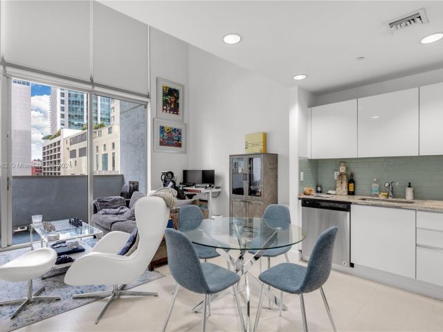 Apartment for sale  Unit #409 - photo 5606864