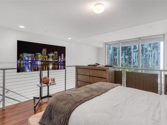 1-bedroom condo for sale in Miami - 1060 Brickell Ave 409 - MondialRealty