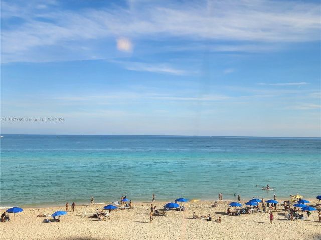 1-bedroom condo for rent in Hollywood - 3505 S Ocean Dr 507 - MondialRealty