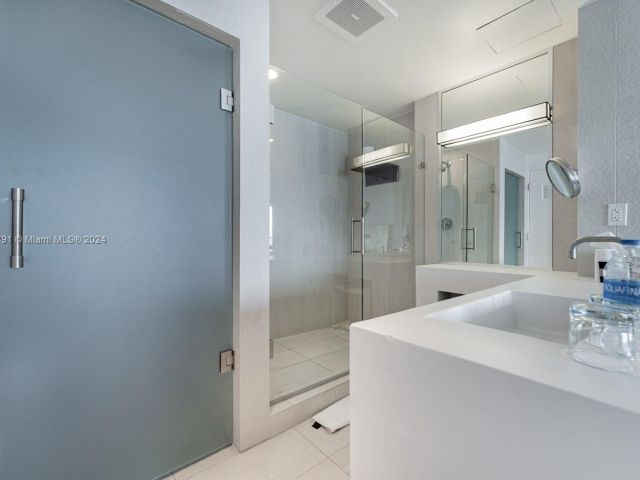 Apartment for sale  Unit #803 - photo 5668183