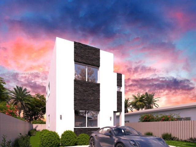 Home for sale at 700 NW 5TH AVE - photo 5544993