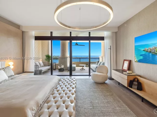 3-bedroom condo for sale in Miami Beach - 7065 Fisher Island Dr 7065 - MondialRealty