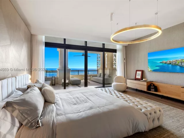 3-bedroom condo for sale in Miami Beach - 7065 Fisher Island Dr 7065 - MondialRealty