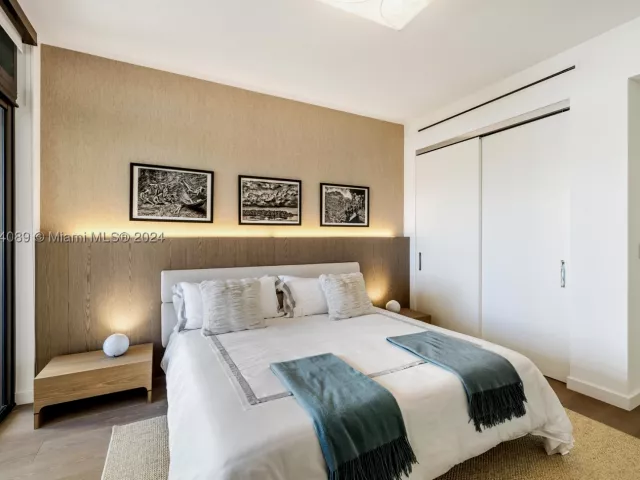 3-bedroom condo for sale in Miami Beach - 7065 Fisher Island Dr 7065 - MondialRealty