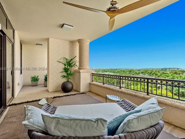 3-bedroom condo for sale in Miami Beach - 7065 Fisher Island Dr 7065 - MondialRealty