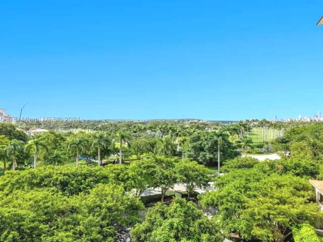3-bedroom condo for sale in Miami Beach - 7065 Fisher Island Dr 7065 - MondialRealty
