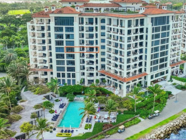 3-bedroom condo for sale in Miami Beach - 7065 Fisher Island Dr 7065 - MondialRealty