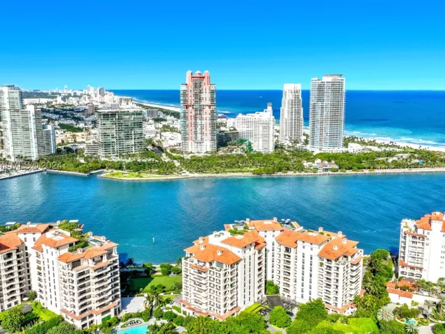 3-bedroom condo for sale in Miami Beach - 7065 Fisher Island Dr 7065 - MondialRealty