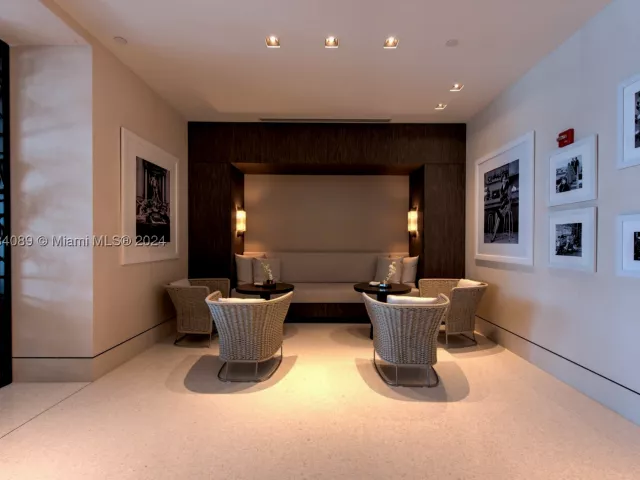 3-bedroom condo for sale in Miami Beach - 7065 Fisher Island Dr 7065 - MondialRealty