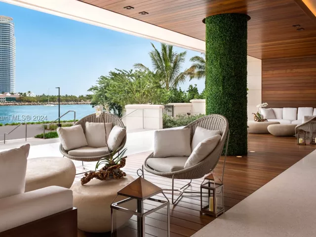 3-bedroom condo for sale in Miami Beach - 7065 Fisher Island Dr 7065 - MondialRealty