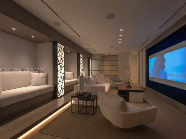 3-bedroom condo for sale in Miami Beach - 7065 Fisher Island Dr 7065 - MondialRealty