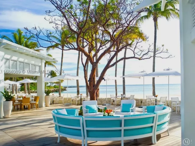 3-bedroom condo for sale in Miami Beach - 7065 Fisher Island Dr 7065 - MondialRealty