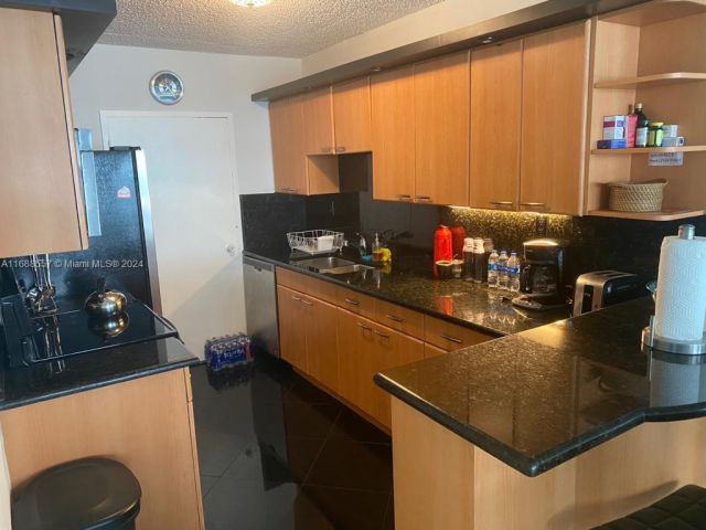 Apartment for sale  Unit #412 - photo 5684689