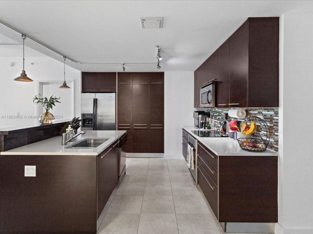 Apartment for sale  Unit #1704 - photo 5657127