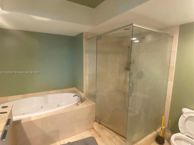 Apartment for sale  Unit #810 - photo 6087134