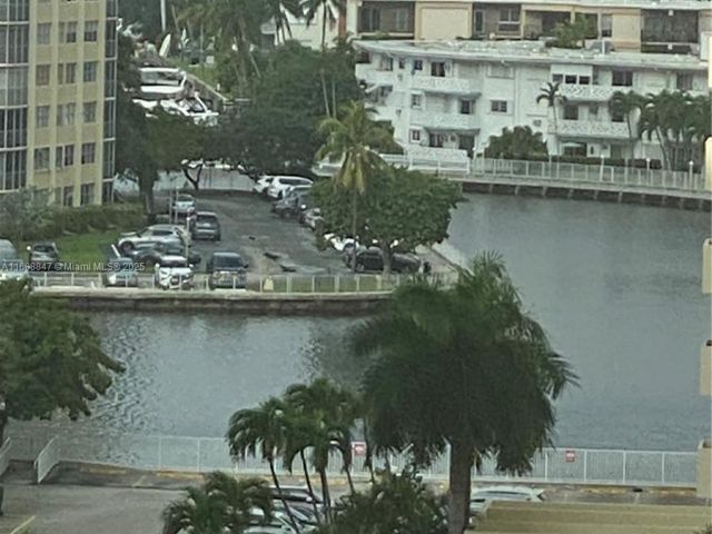 Apartment for sale  Unit #810 - photo 6087135