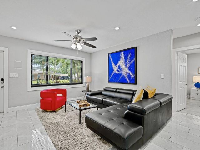 Home for sale at 28 NE 26th St - photo 5600624