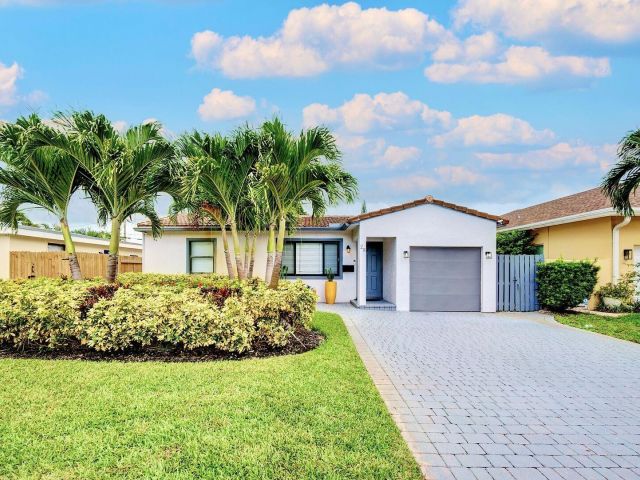 Home for sale at 28 NE 26th St - photo 5600627