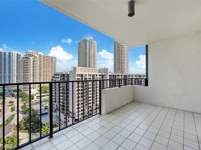 Apartment for sale  Unit #A1812 - photo 5856175