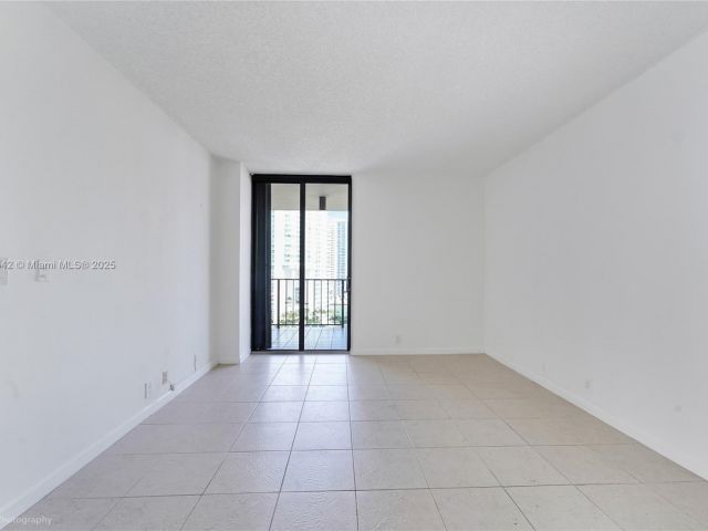 Apartment for sale  Unit #A1812 - photo 5856179