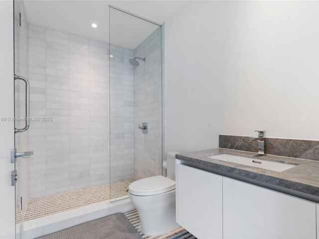 Apartment for sale  Unit #1001 - photo 5666263