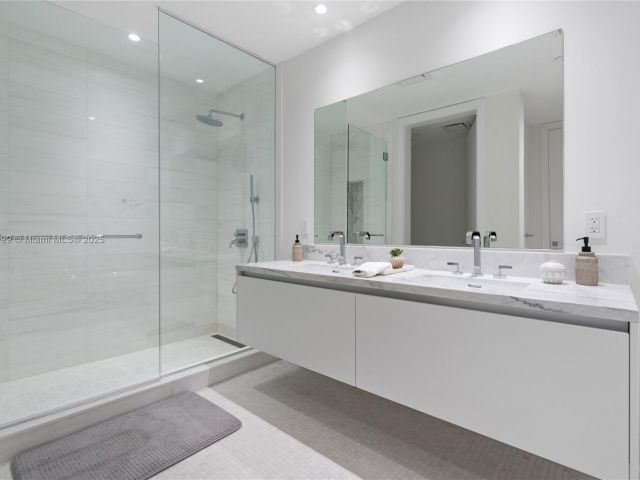 Apartment for sale  Unit #1001 - photo 5666267