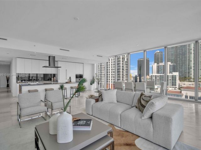 Apartment for sale  Unit #1001 - photo 5666271