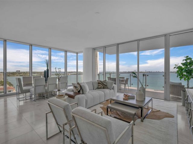 Apartment for sale  Unit #1001 - photo 5666272