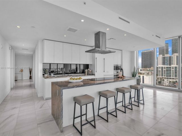 Apartment for sale  Unit #1001 - photo 5666274