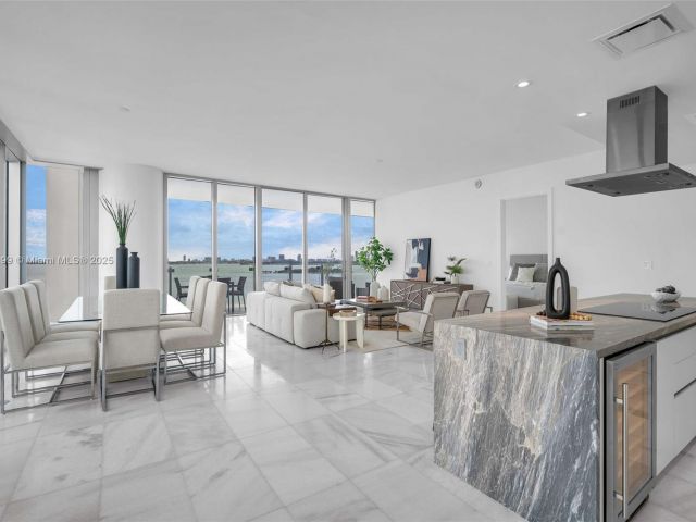 Apartment for sale  Unit #1001 - photo 5666279