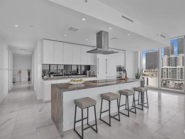 3-bedroom condo for sale in Miami - 700 NE 26th Ter 1001 - MondialRealty