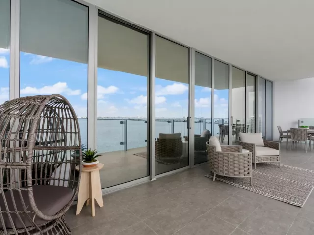 3-bedroom condo for sale in Miami - 700 NE 26th Ter 1001 - MondialRealty