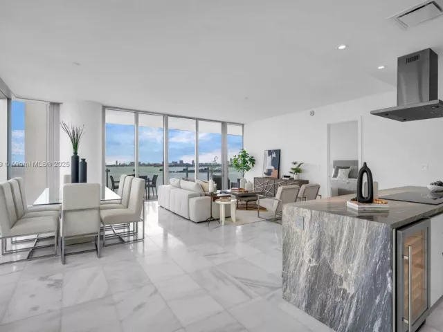 3-bedroom condo for sale in Miami - 700 NE 26th Ter 1001 - MondialRealty