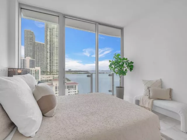 3-bedroom condo for sale in Miami - 700 NE 26th Ter 1001 - MondialRealty