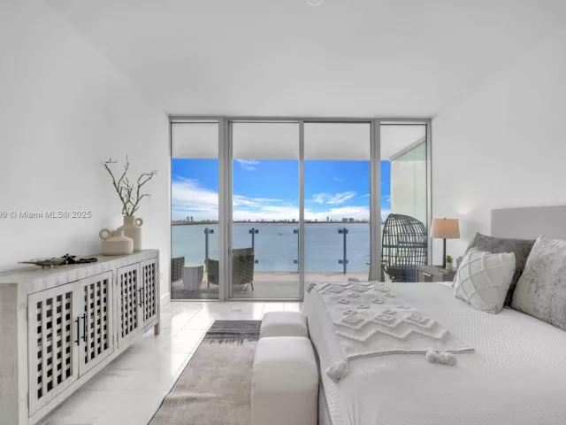 3-bedroom condo for sale in Miami - 700 NE 26th Ter 1001 - MondialRealty