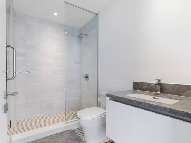 3-bedroom condo for sale in Miami - 700 NE 26th Ter 1001 - MondialRealty