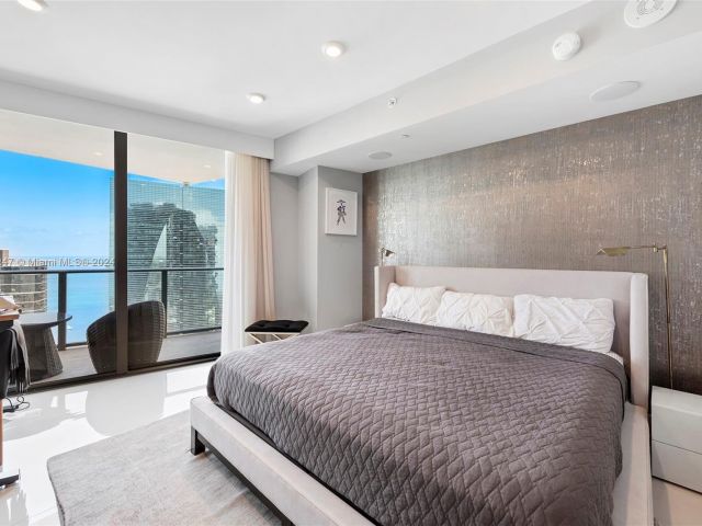 Apartment for sale  Unit #3402 - photo 5621203