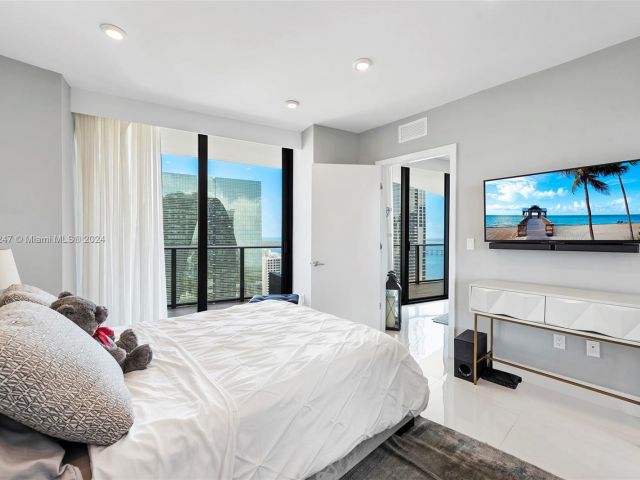 Apartment for sale  Unit #3402 - photo 5621206