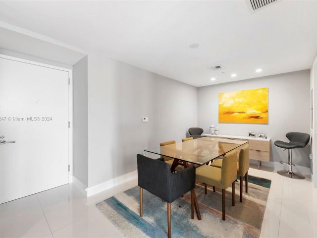 Apartment for sale  Unit #3402 - photo 5621207