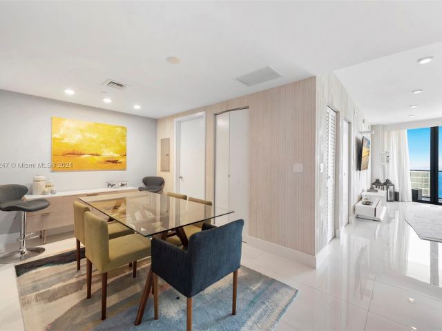 Apartment for sale  Unit #3402 - photo 5621208