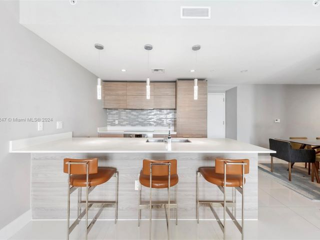 Apartment for sale  Unit #3402 - photo 5621209