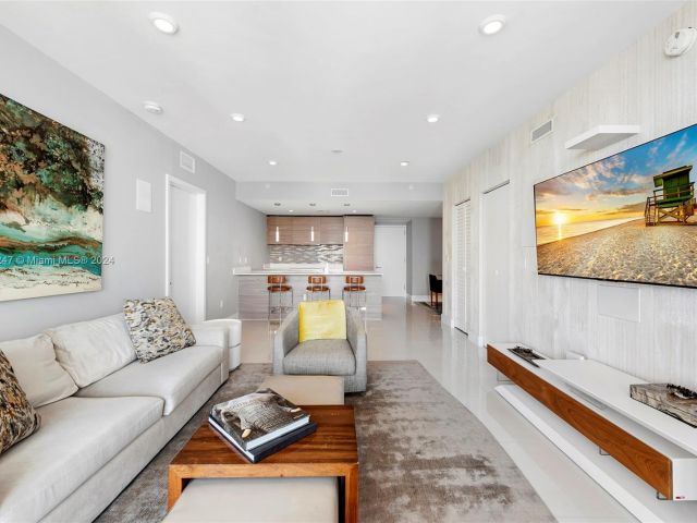 Apartment for sale  Unit #3402 - photo 5621211