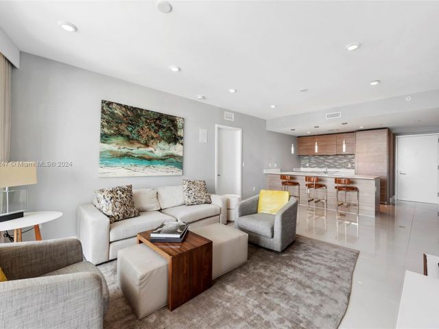 Apartment for sale  Unit #3402 - photo 5621212