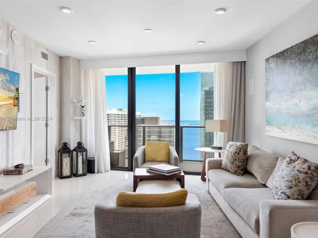 Apartment for sale  Unit #3402 - photo 5621214