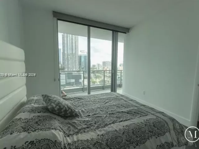 2-bedroom condo for sale in Miami - 92 SW 3rd St 1802 - MondialRealty